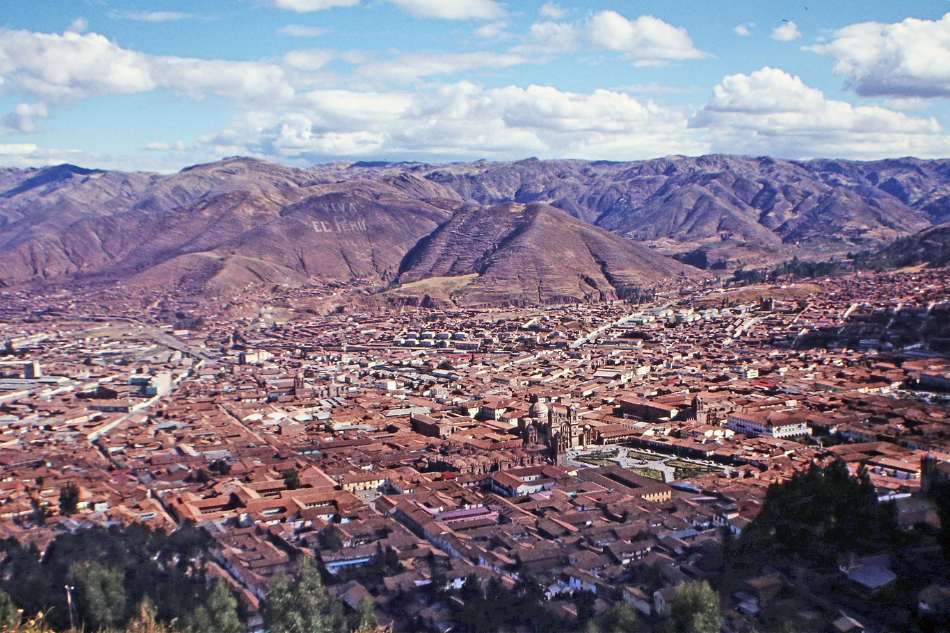Cuzco lies in a valley surrounded by hills and mountains, which matters in the structure of the calendar.