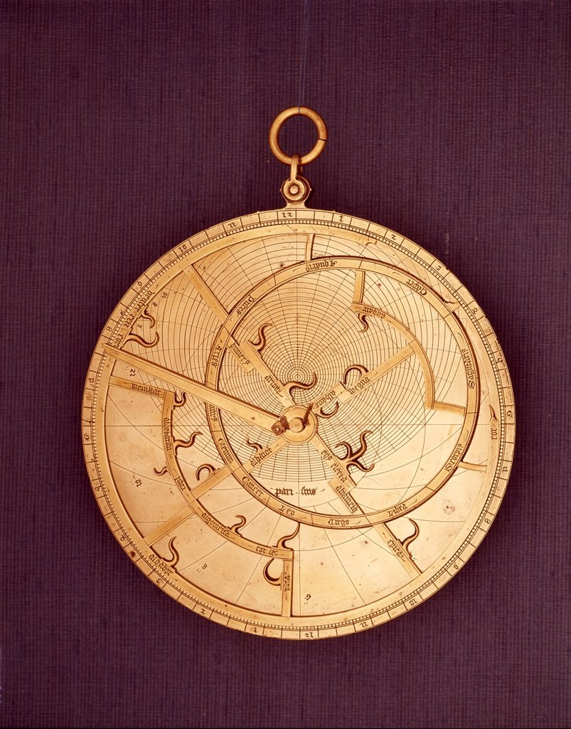 French astrolabe from the 15th century, 16 cm in diameter, kept at the Adler Planetarium in Chicago