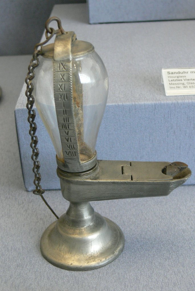Oil-lamp clock, 18th century, German National Museum, Nuremberg