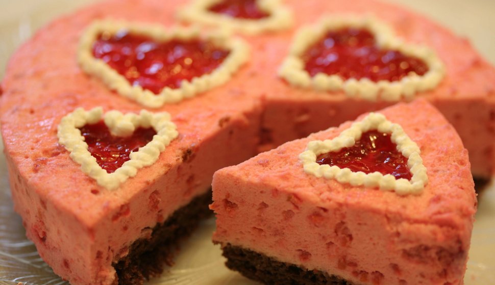 Raspberry mousse cake